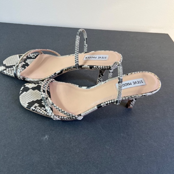 Sandals - Picture 4 of 6